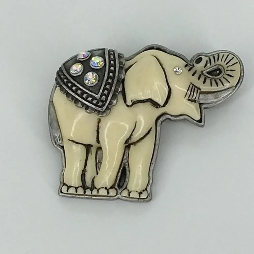 Vtg Elephant Brooch Aurora Borealis Trunk Up Whimsical Grandma‎ Fairycore Pin